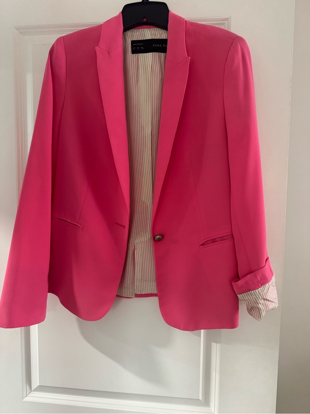 Zara Men’s Bright Pink Single-Button Blazer